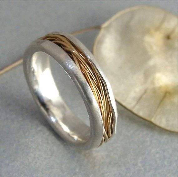 Anillo Hilos Finos Dorados Vintage