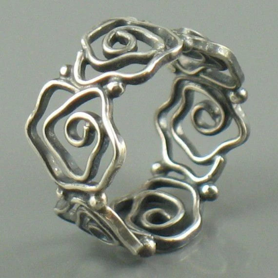 Anillo Irregular Hueco Plateado