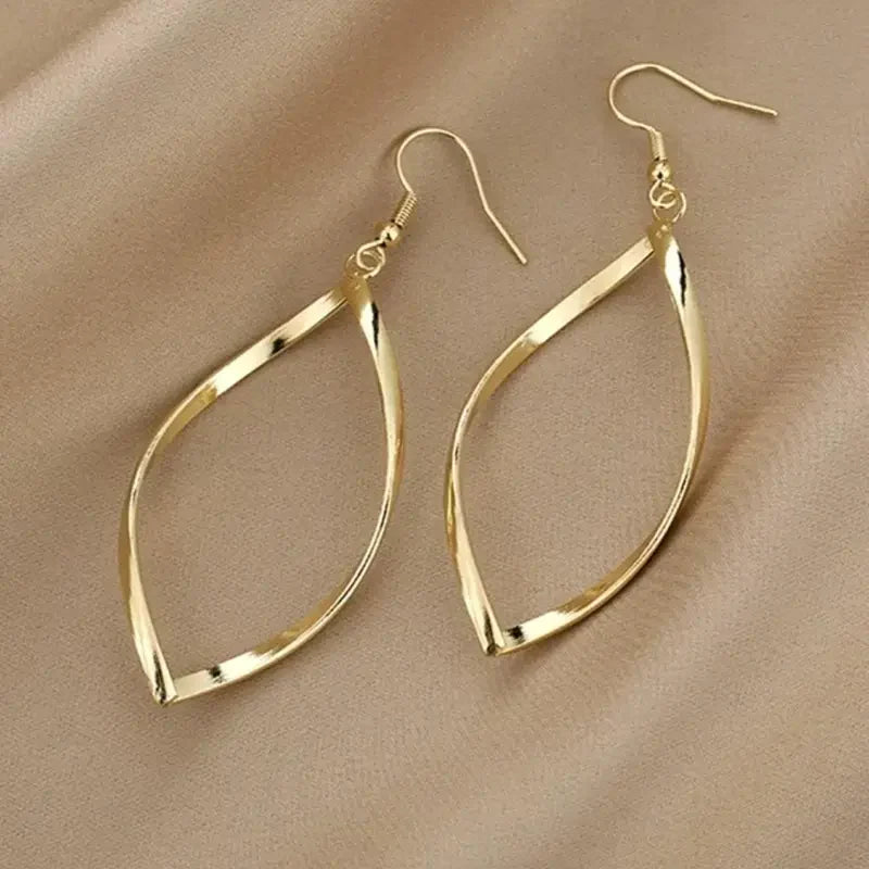 Pendientes Lujosos en Oro Vintage