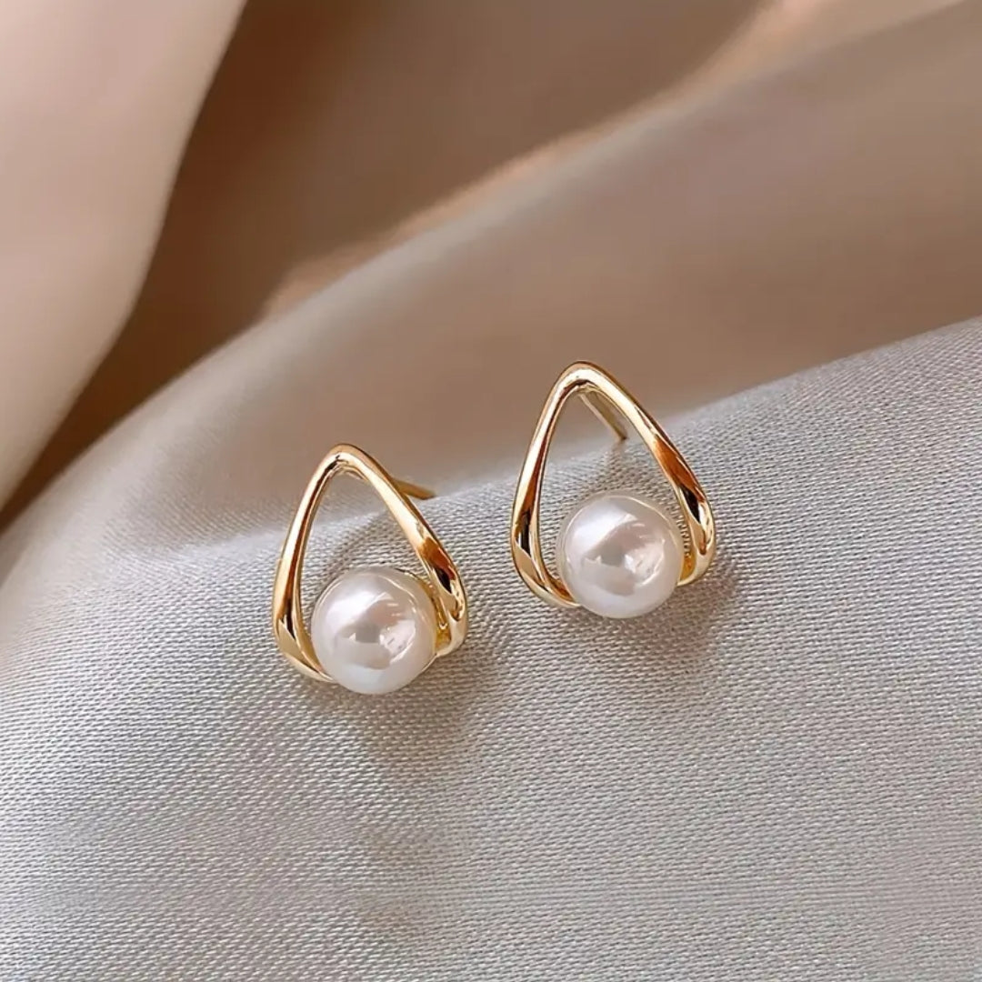 Pendientes Triangulo de Perla Elegante