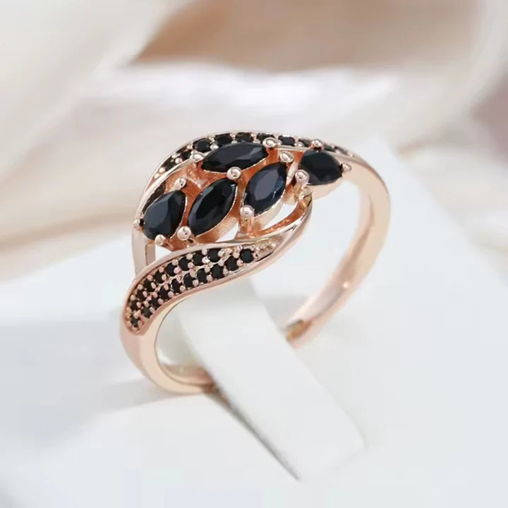 Elegante Anillo Cristalino Negro