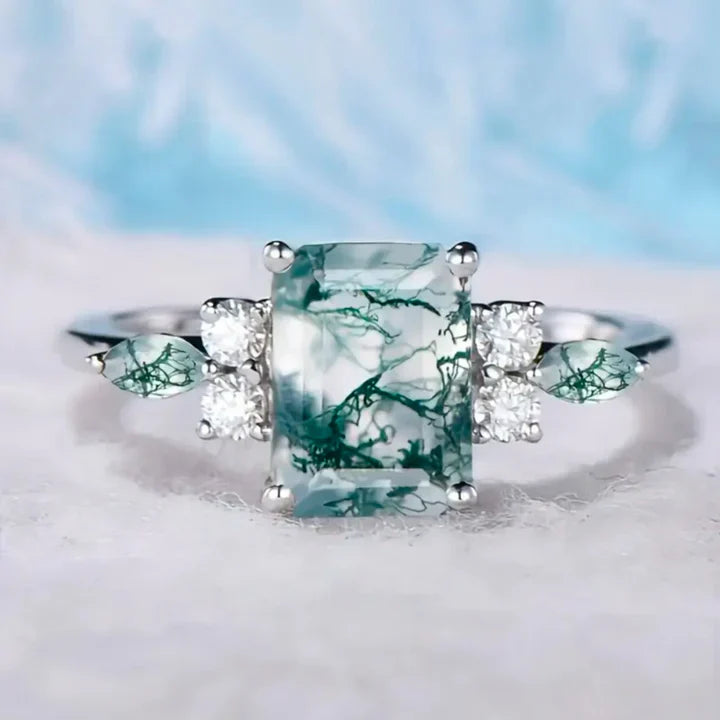 Anillo Verde Cristalino en Plata