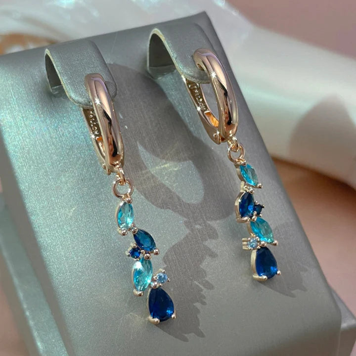 Pendientes Elegantes Circonitas Azules en Oro