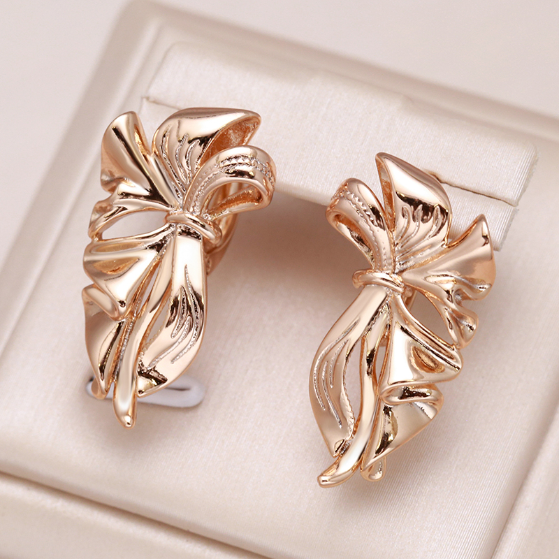 Pendientes Elegantes Dorados