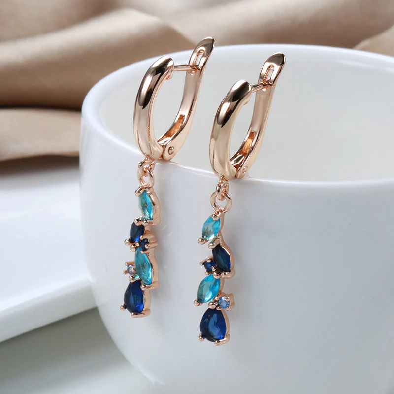 Pendientes Elegantes Circonitas Azules en Oro