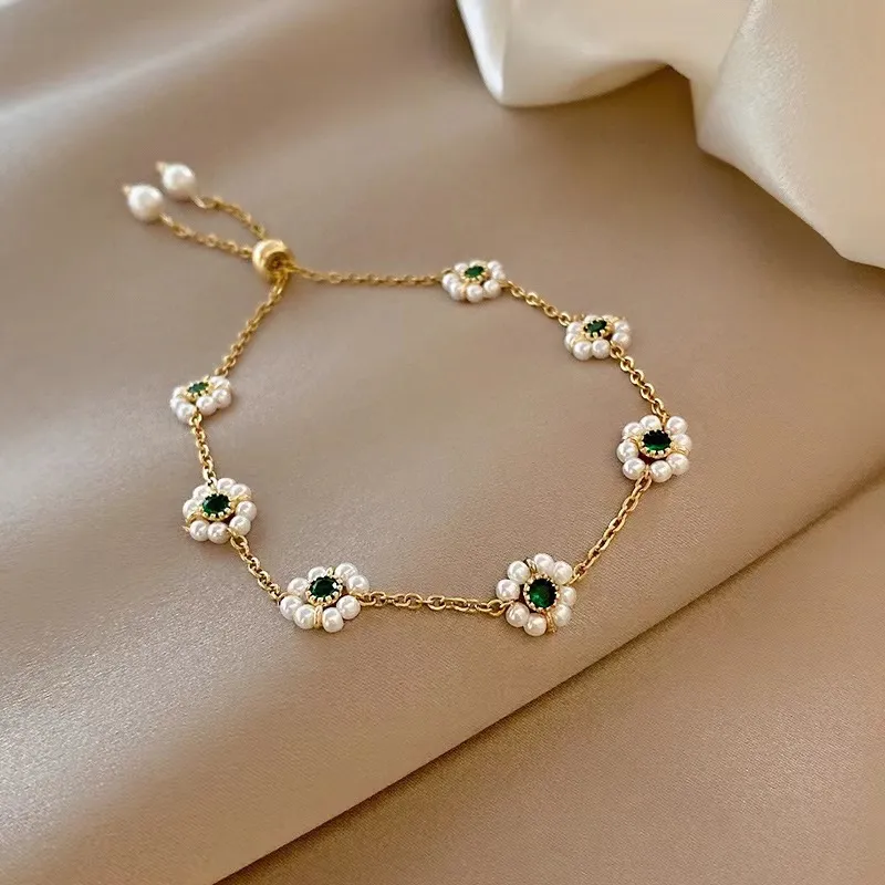 Elegante Pulsera Margarita con Cristales Verdes