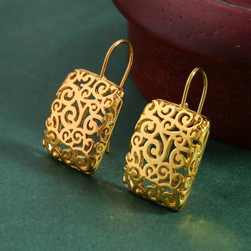 Pendientes Cuadrados Huecos Dorados Vintage